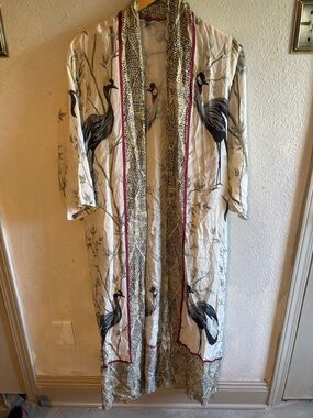 BL ^nk White Crane Print Long Kimono Robe with Pink Trim